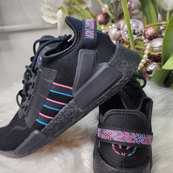 Adidas NMD_R1 V2 Mens SHOESSize10.5 new - Picture 2 of 11